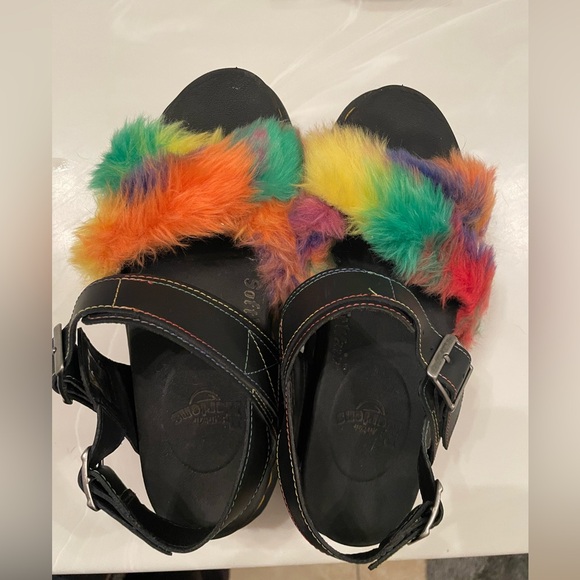 Used Dr. Martens VOSS II FLUFFY FAUX FUR LEATHER STRAP SANDALS Sz 8 - Picture 8 of 14